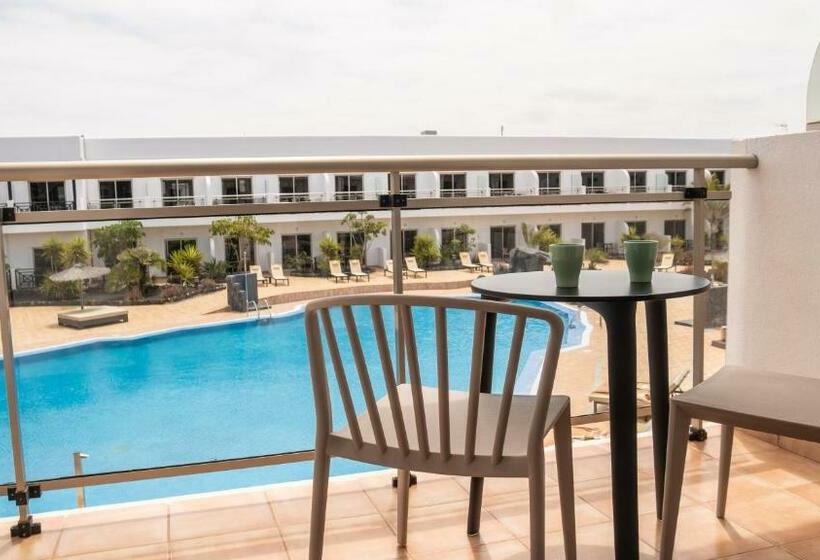 Номер Стандарт Вид на Бассейн, Coral Cotillo Beach