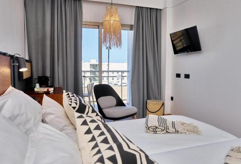 Трехместный Номер Стандарт Вид на Бассейн, Coral Cotillo Beach