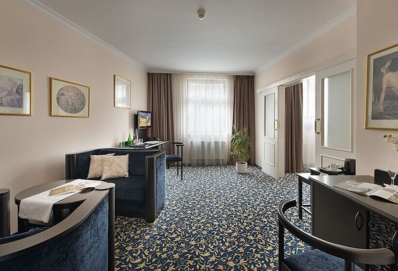 Полулюкс, Ea Hotel Royal Esprit