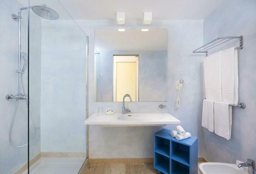 اتاق خانوادگی, Tirreno Resort