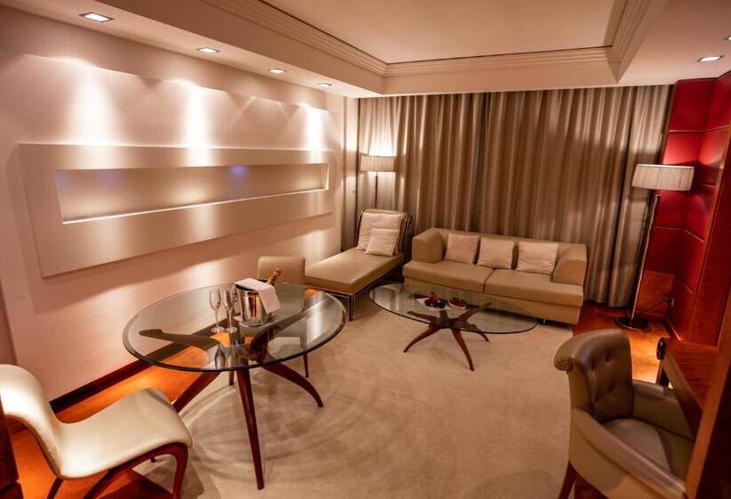 מיטת קינג בסוויטה, Papillo Hotels & Resorts Roma