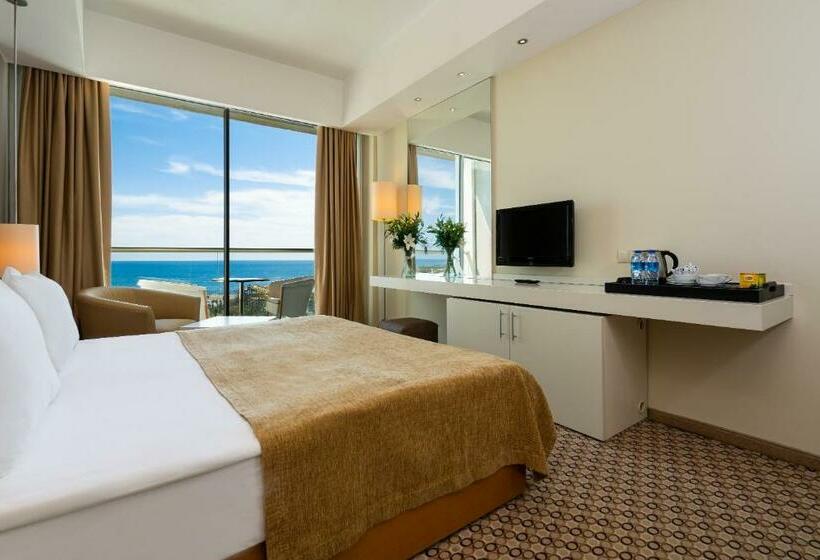 اتاق اساندارد با چشم‌انداز جانبی به دریا, Crystal Centro Resort  Ultimate All Inclusive