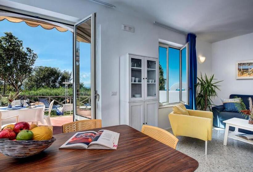 带海景及3个卧室的复式公寓, Gocce Di Capri Resort