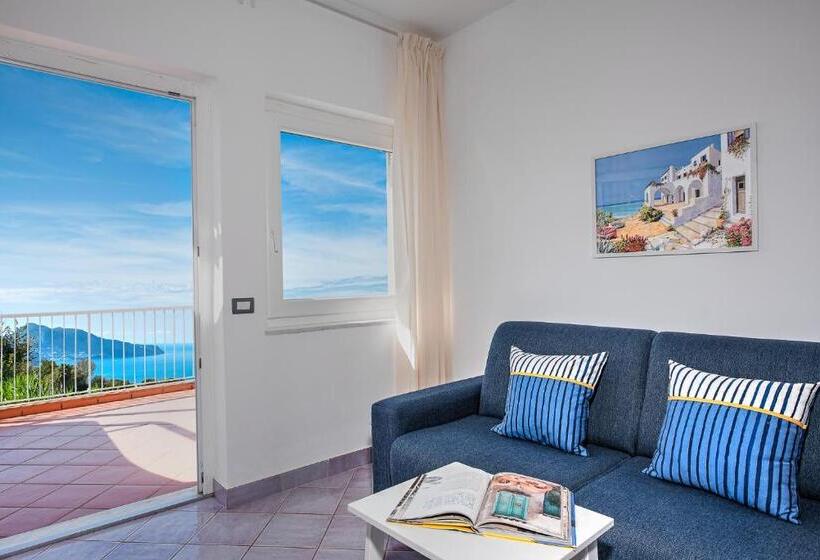 Superior 2-bedroom flat with sea view, Gocce Di Capri Resort
