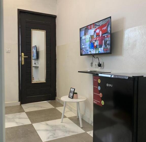 اتاق لوکس, 40 40 Accommodation