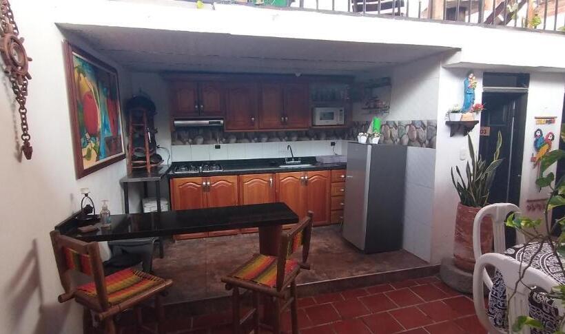 Номер Стандарт, Santander Aleman Hostel
