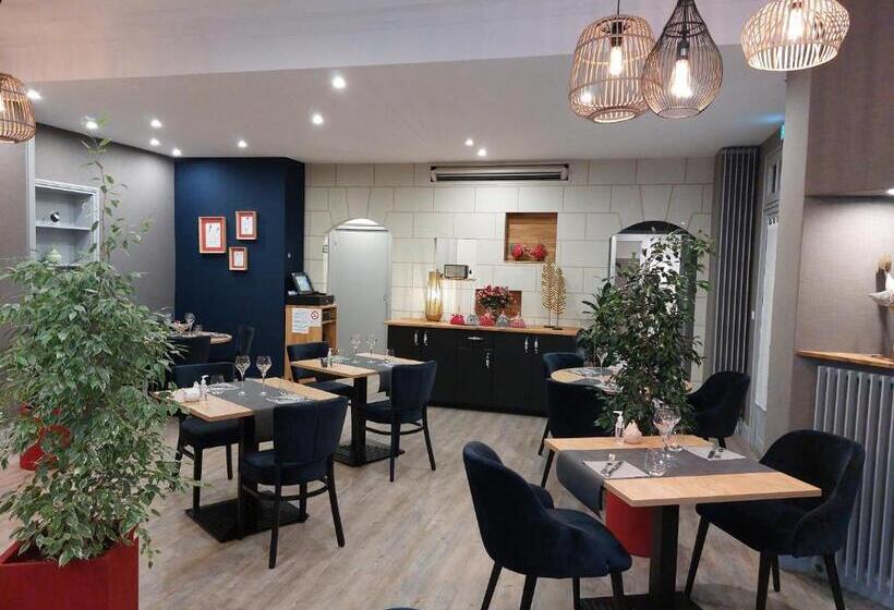 Номер Superior, Logis Loire Hotel   Les Cocottes Restaurant
