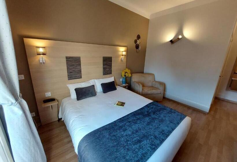Номер Superior, Logis Loire Hotel   Les Cocottes Restaurant