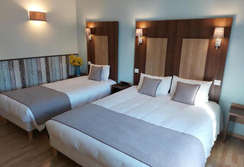 Номер Стандарт Трехместный, Logis Loire Hotel   Les Cocottes Restaurant