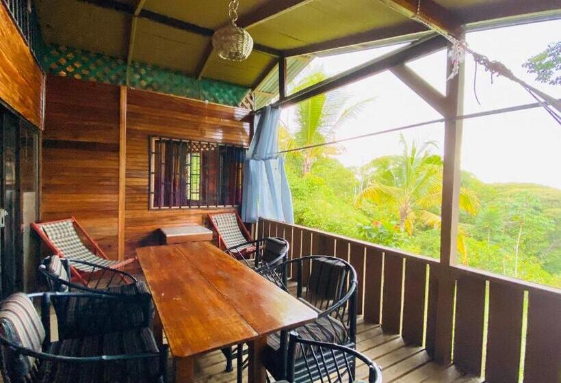 Семейное Бунгало, Pacific Edge Eco Lodge