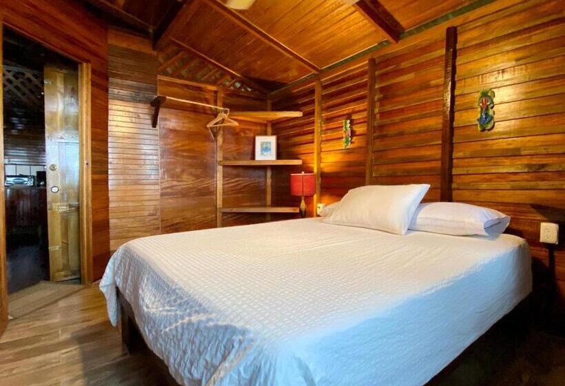 Семейное Бунгало, Pacific Edge Eco Lodge