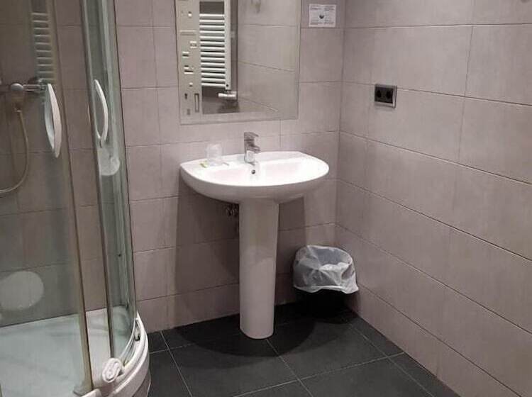 Номер Стандарт, Hostal Levante Barcelona