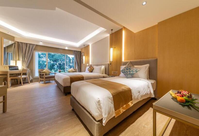 سوییت جونیور, Glenmarie Hotel & Golf Resort