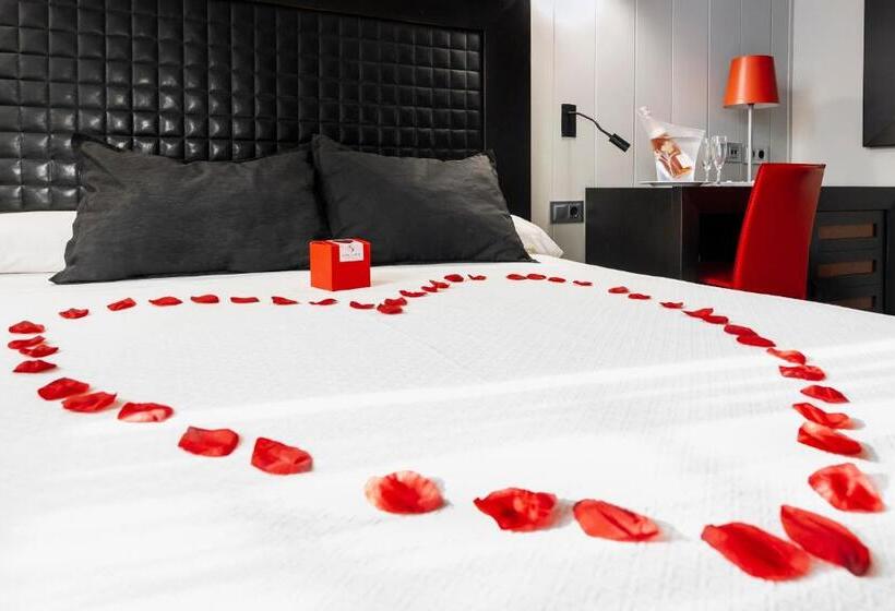 Romantic Room, Salles Hotel Aeroport De Girona