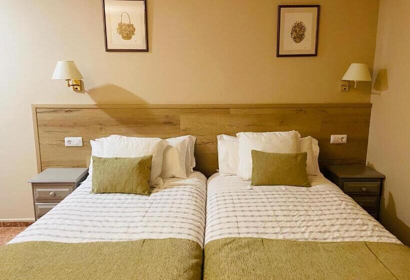Номер Стандарт, Hostal Escuils
