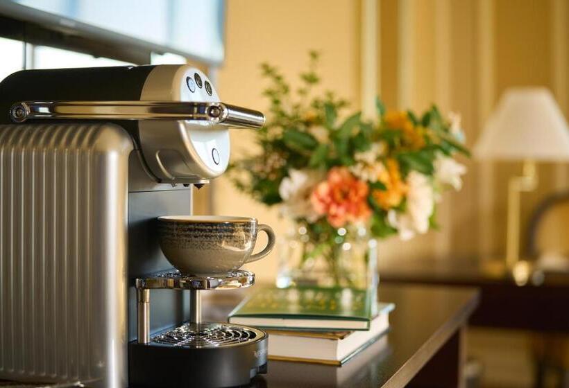 Номер Deluxe Кровать Кинг, Castlemartyr Resort