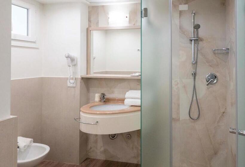 Suite Deluxe, Harmony