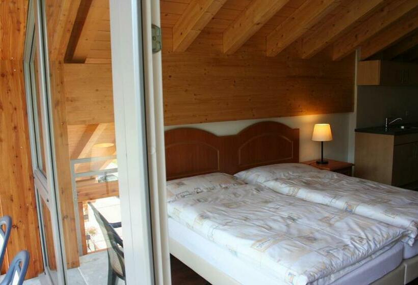 Номер Стандарт с Балконом, Welcome Hotel Täsch By Täscherhof
