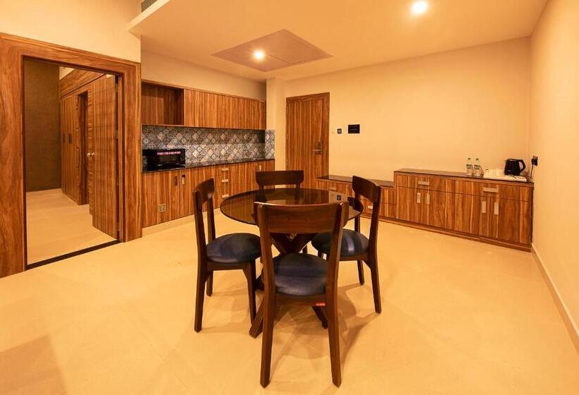 Президентский Люкс, Hometown Galleria Manipal