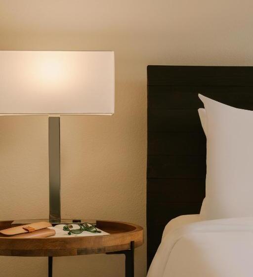 Quarto Estandar Cama King para Deficientes Físicos, Sonder At The Point