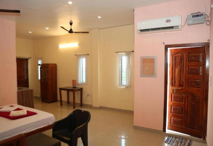اتاق لوکس, Blissful Haven Art House   Near Entrance To Auroville