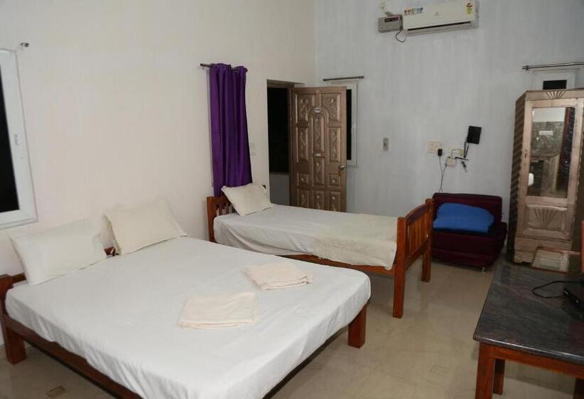 استودیو خانوادگی, Blissful Haven Art House   Near Entrance To Auroville