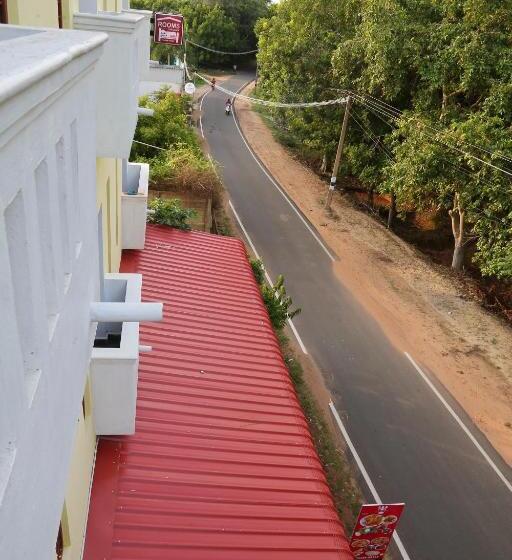 سوییت خانوادگی, Blissful Haven Art House   Near Entrance To Auroville