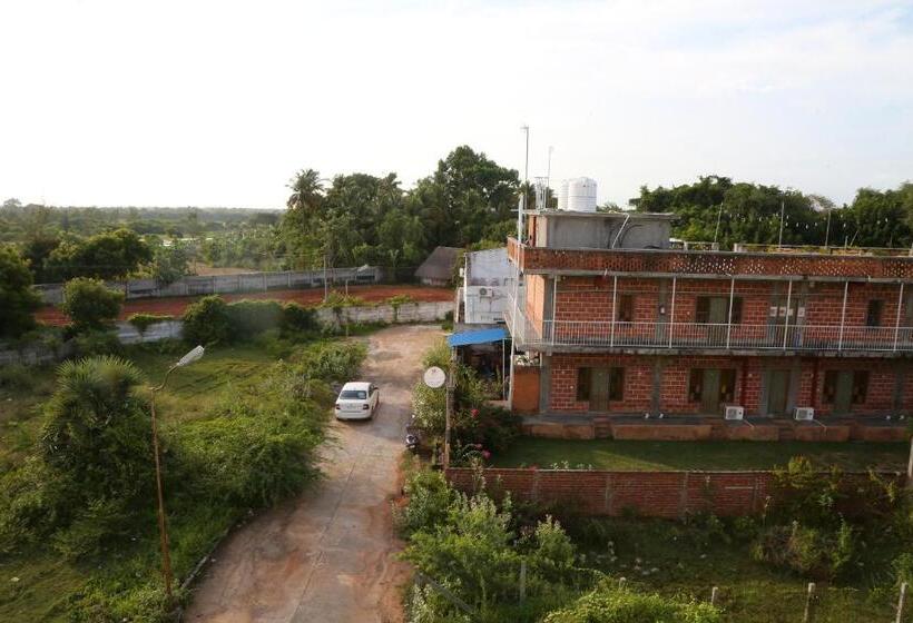 اتاق استاندارد سه تخته با بالکن, Blissful Haven Art House   Near Entrance To Auroville