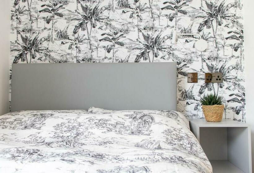 Номер Стандарт, Burren London