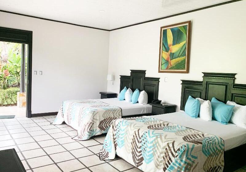 Полулюкс, Arenal Manoa Resort & Hot Springs