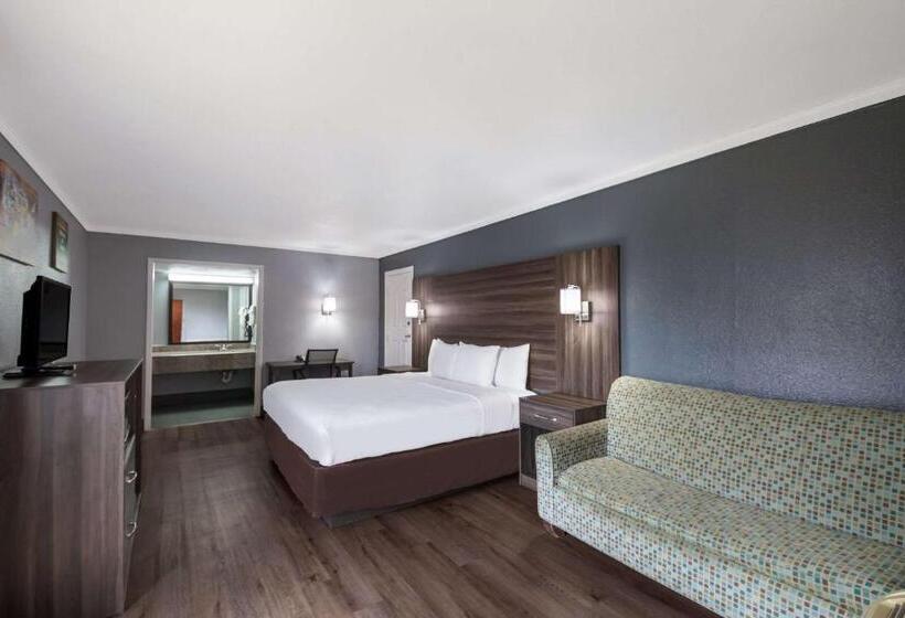 Chambre Standard Lit King Size, Econo Lodge Near The Domain   The Arboretum