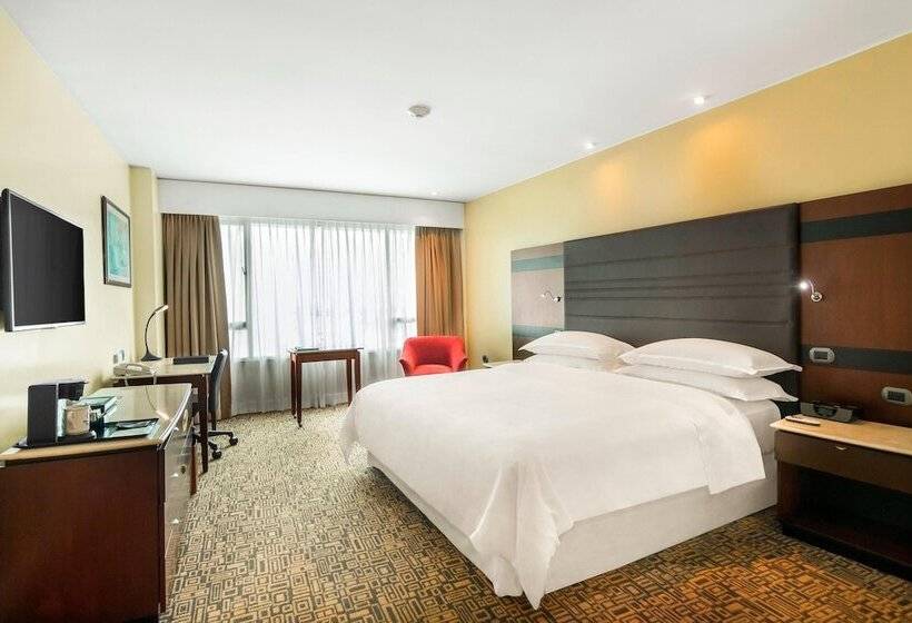 Номер Клуб, Sheraton Guayaquil