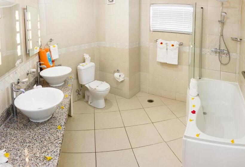 Suite 2 Soveværelser, Bay Gardens Beach Resort & Spa