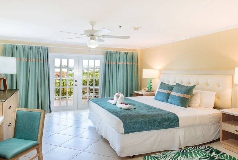Deluxe Værelse Pooludsigt, Bay Gardens Beach Resort & Spa
