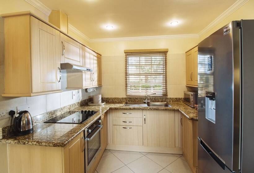 Suite, Bay Gardens Beach Resort & Spa