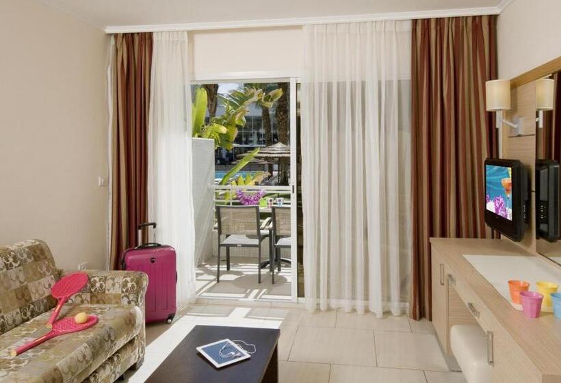 غرفة سوبيريور مطلة على حمام السباحة, Leonardo Royal Resort Eilat