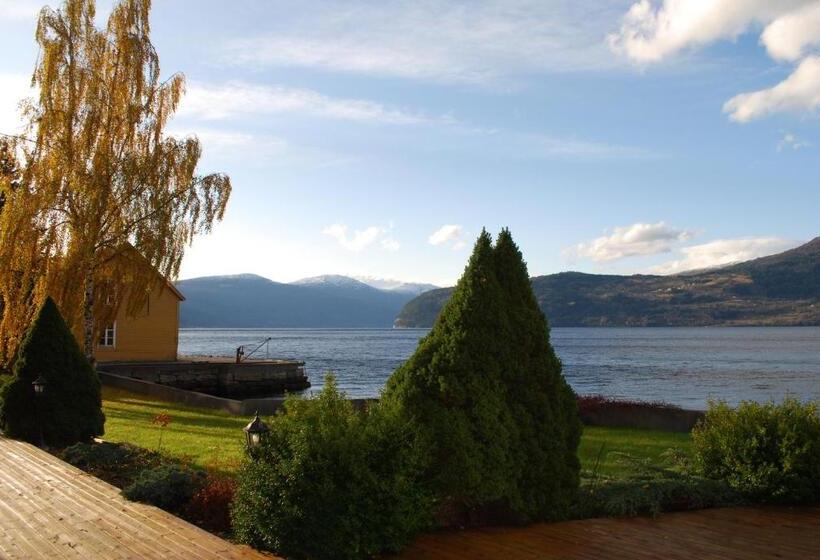 オーシャンビュースタンダードルーム, Innvik Fjordhotell