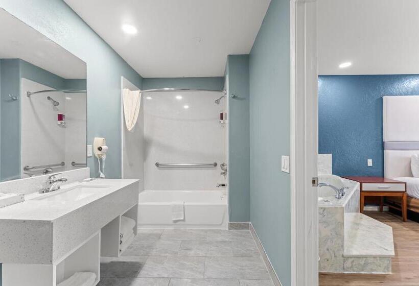 Люкс Кровать Кинг, Executive Inn & Suites Magnolia
