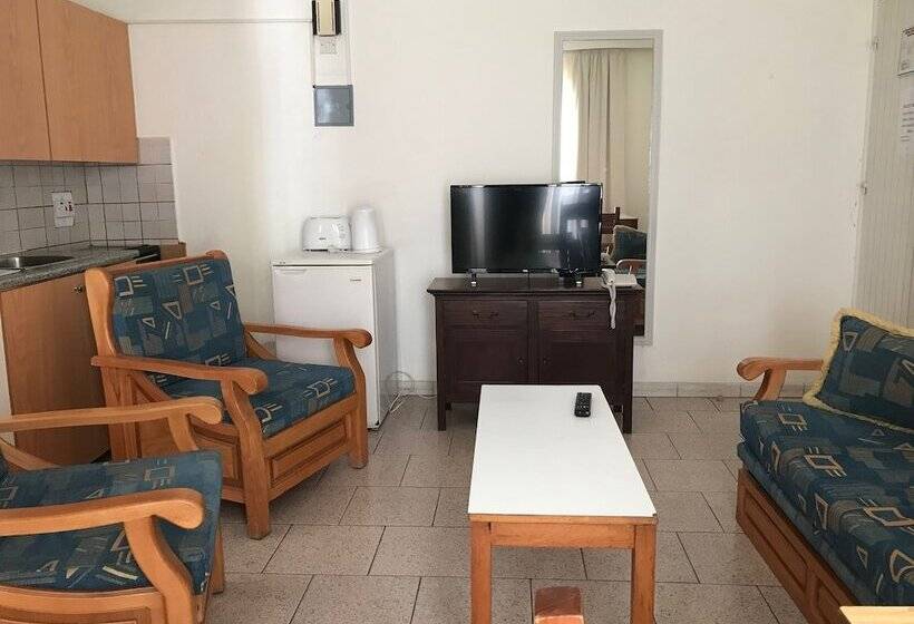 Апартаменты 2 спальни Вид на Бассейн, M Boutique Hotel   Designed For Adults