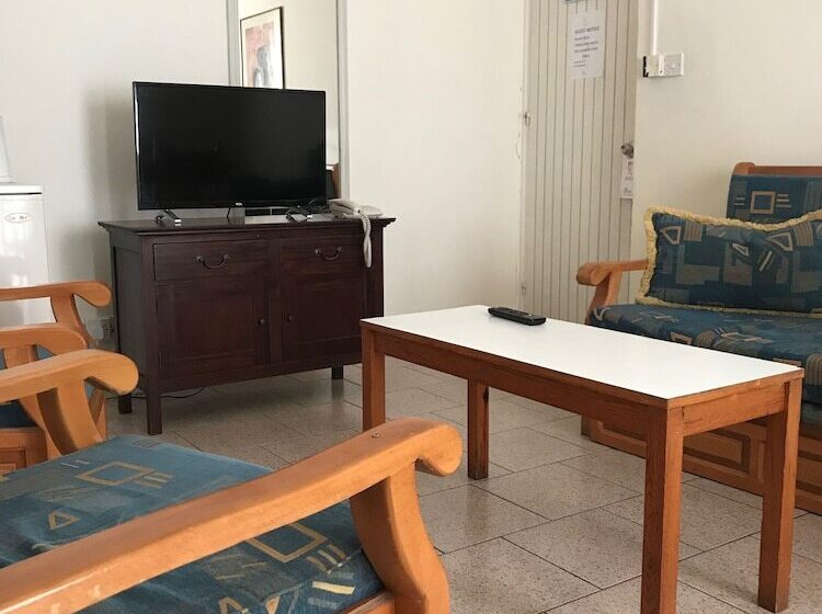 Апартаменты 2 спальни Вид на Бассейн, M Boutique Hotel   Designed For Adults
