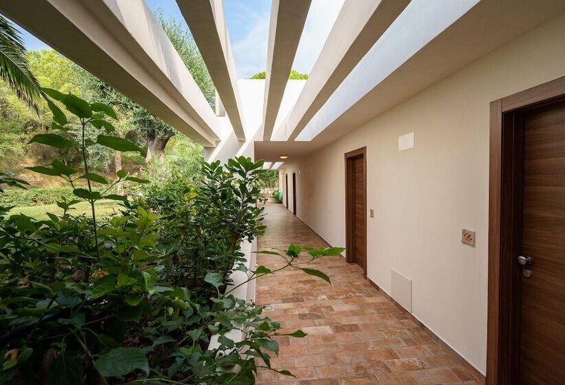 Апартаменты Comfort 2 Спальни, Residence Solemaremma