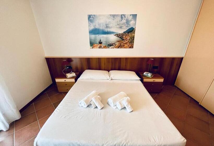 带1个卧室带花园景观的公寓, Residence Virgilio