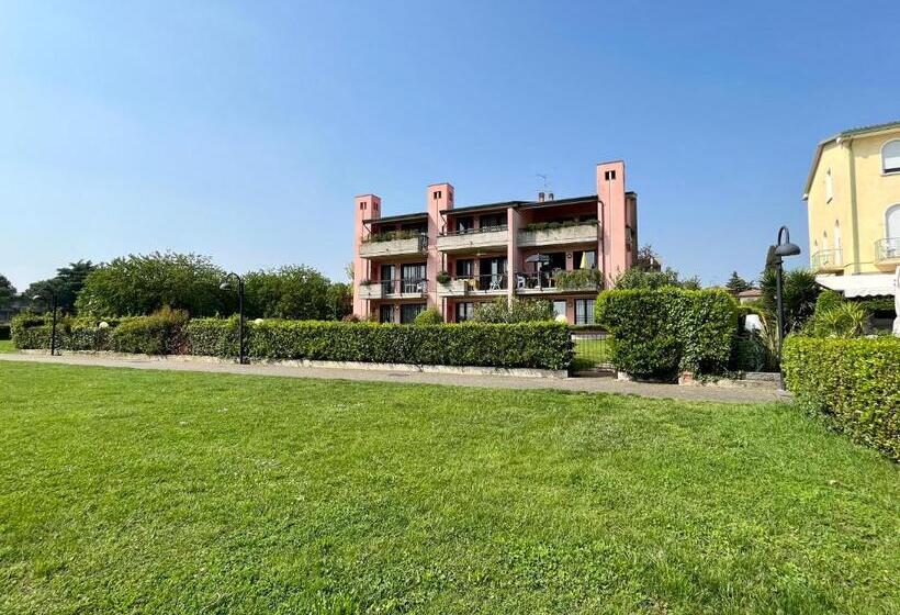1 Bedroom Apartment Lake View, Residence Virgilio