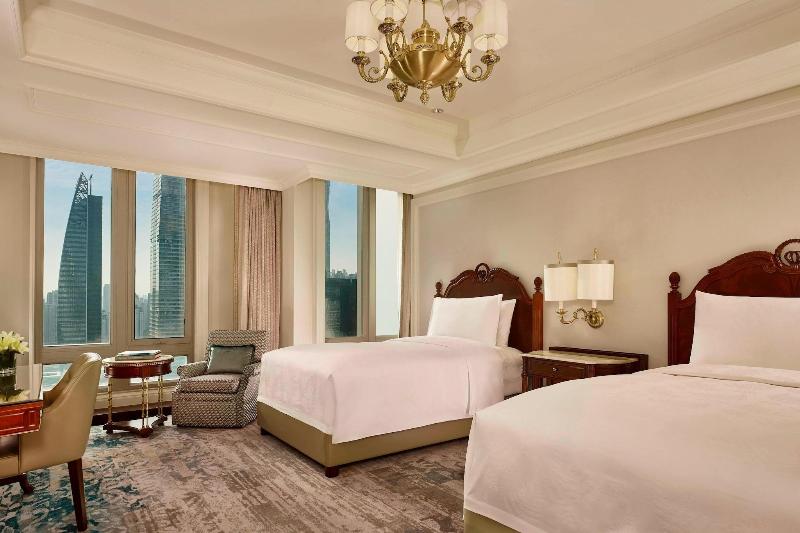 Номер Deluxe, The Ritzcarlton, Guangzhou