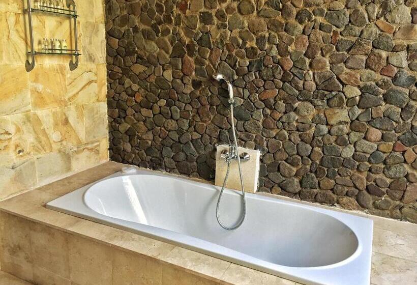 Вилла 3 Спальни с Бассейном, Puri Mas Boutique Resort & Spa