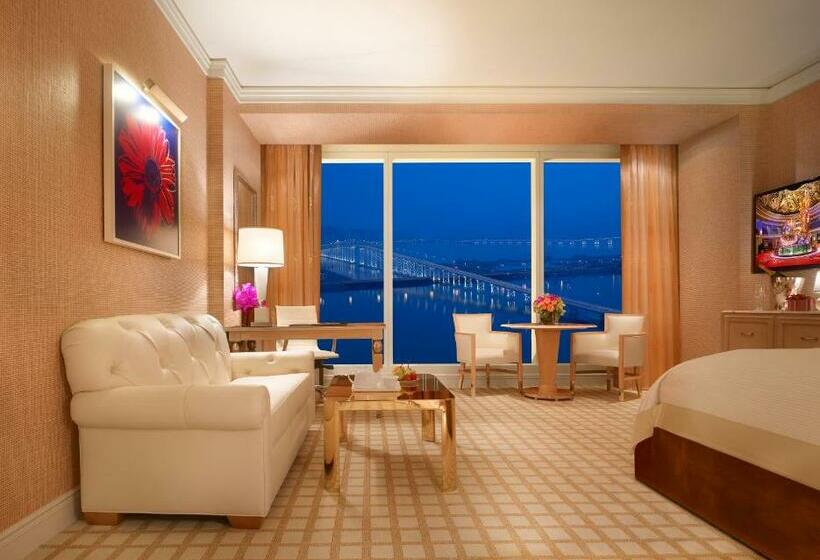 اتاق دلوکس با تخت کینگ و چشم‌انداز شهر, Wynn Macau
