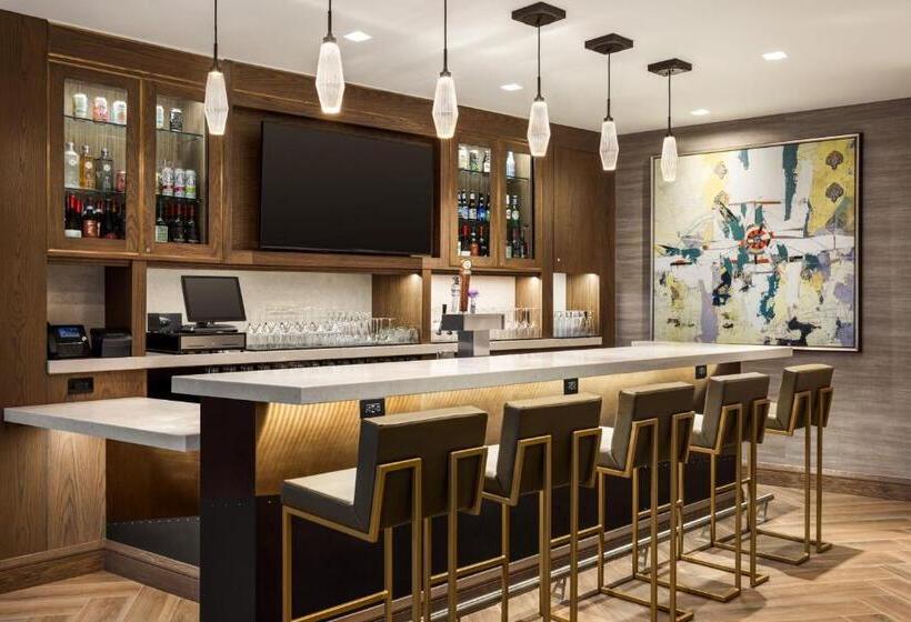 장애인을 위한 스탠다드 룸, Marriott New York Jfk Airport
