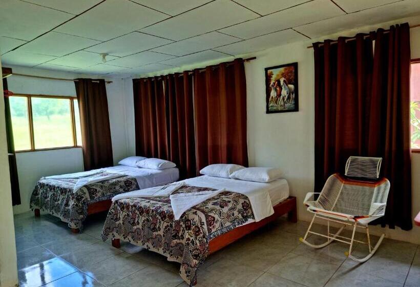 패밀리 방갈로, Milia Amazon Lodge