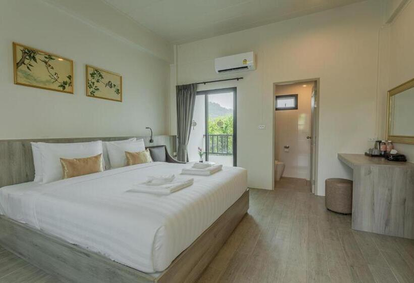 디럭스 룸 킹사이즈 침대, Ang Pao Hotel Phuket