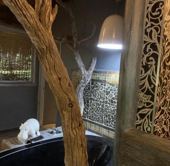 Люкс Deluxe Кровать Кинг, Hippomoon Lodge Game Reserve